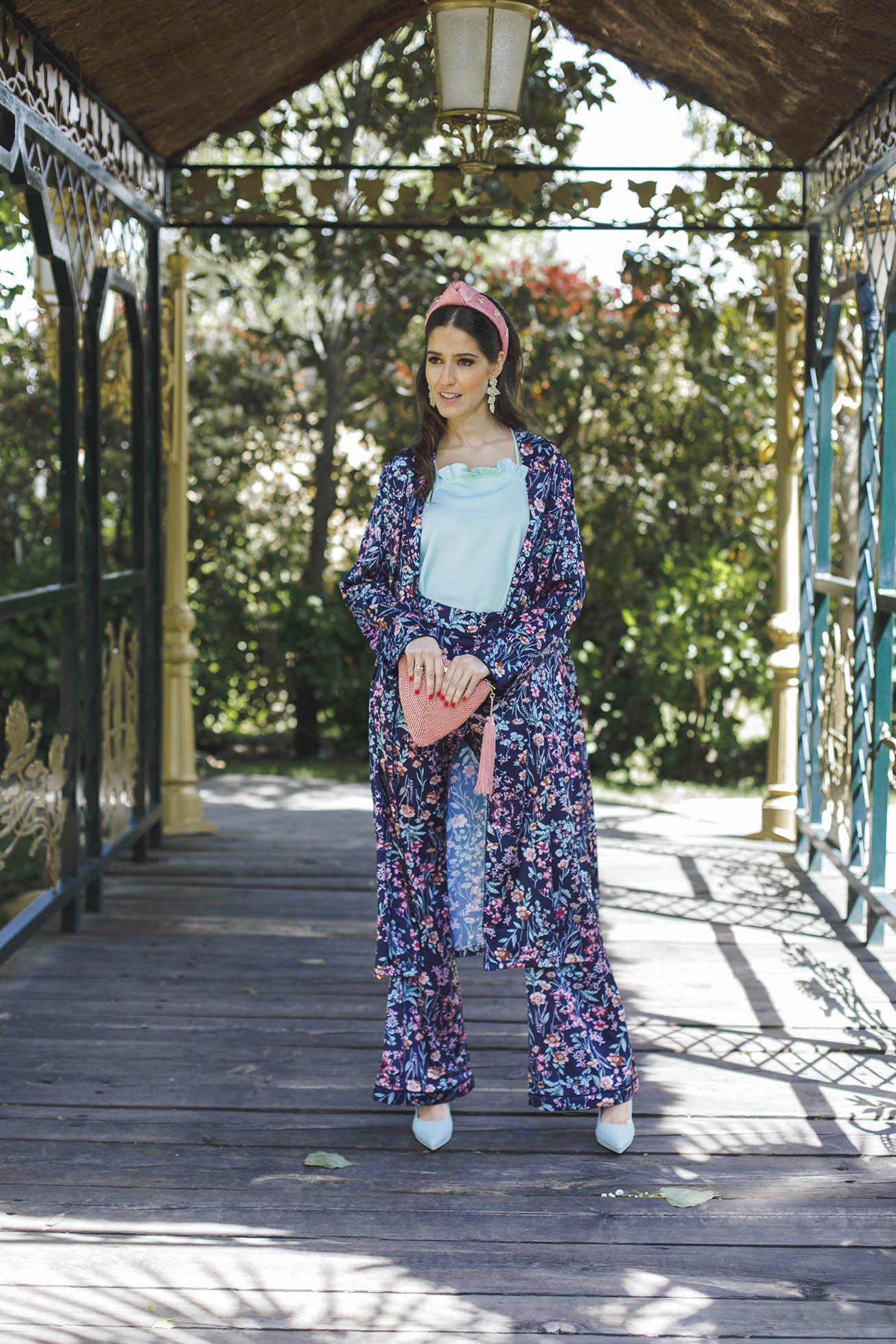 Look invitada boda comunion bautizo conjunto kimono estampado pantalon turbante 2018
