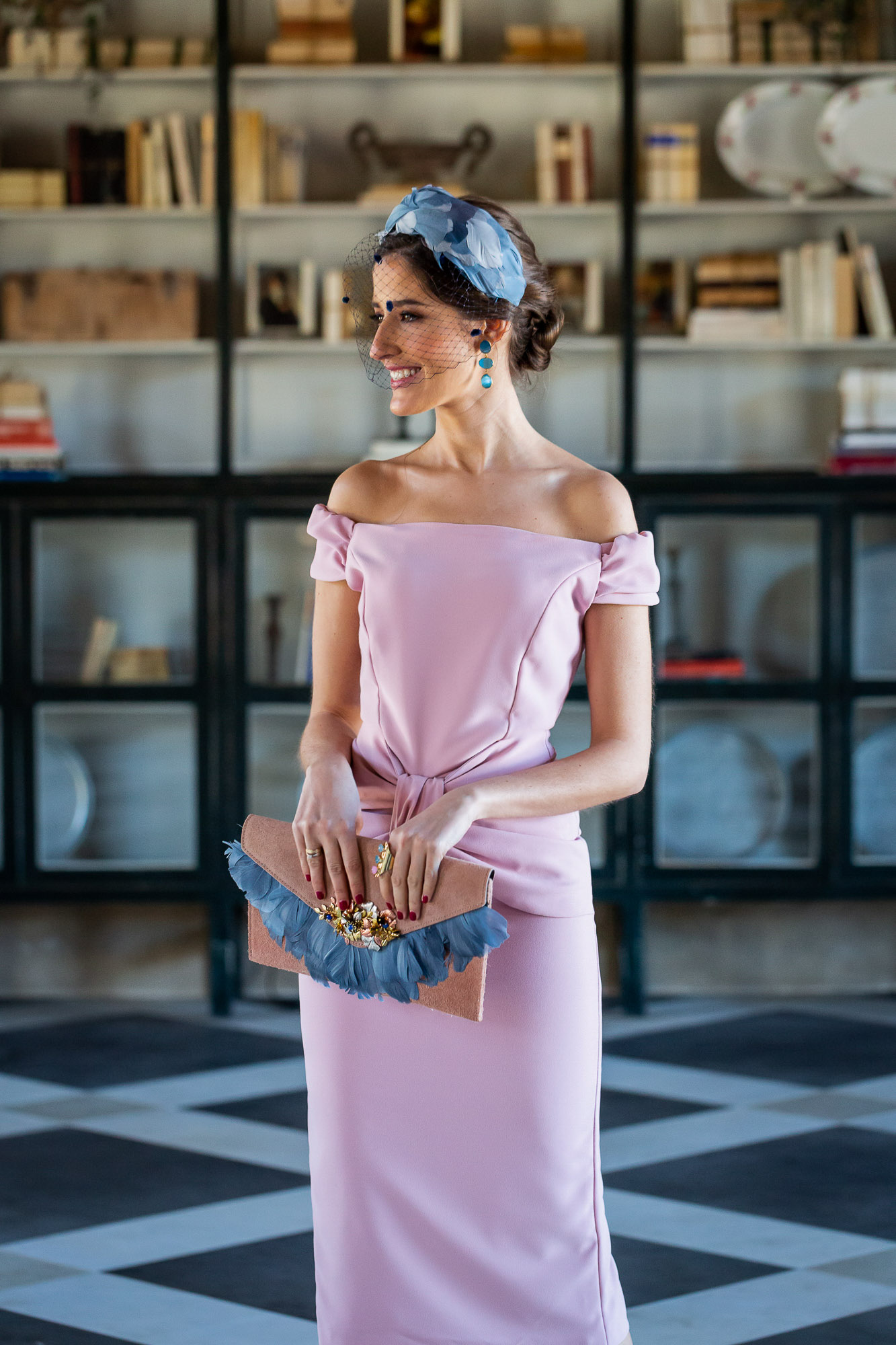 Look inivtada perfecta boda comunion bautizo 2019 primavera verano vestido ajustado rosa 