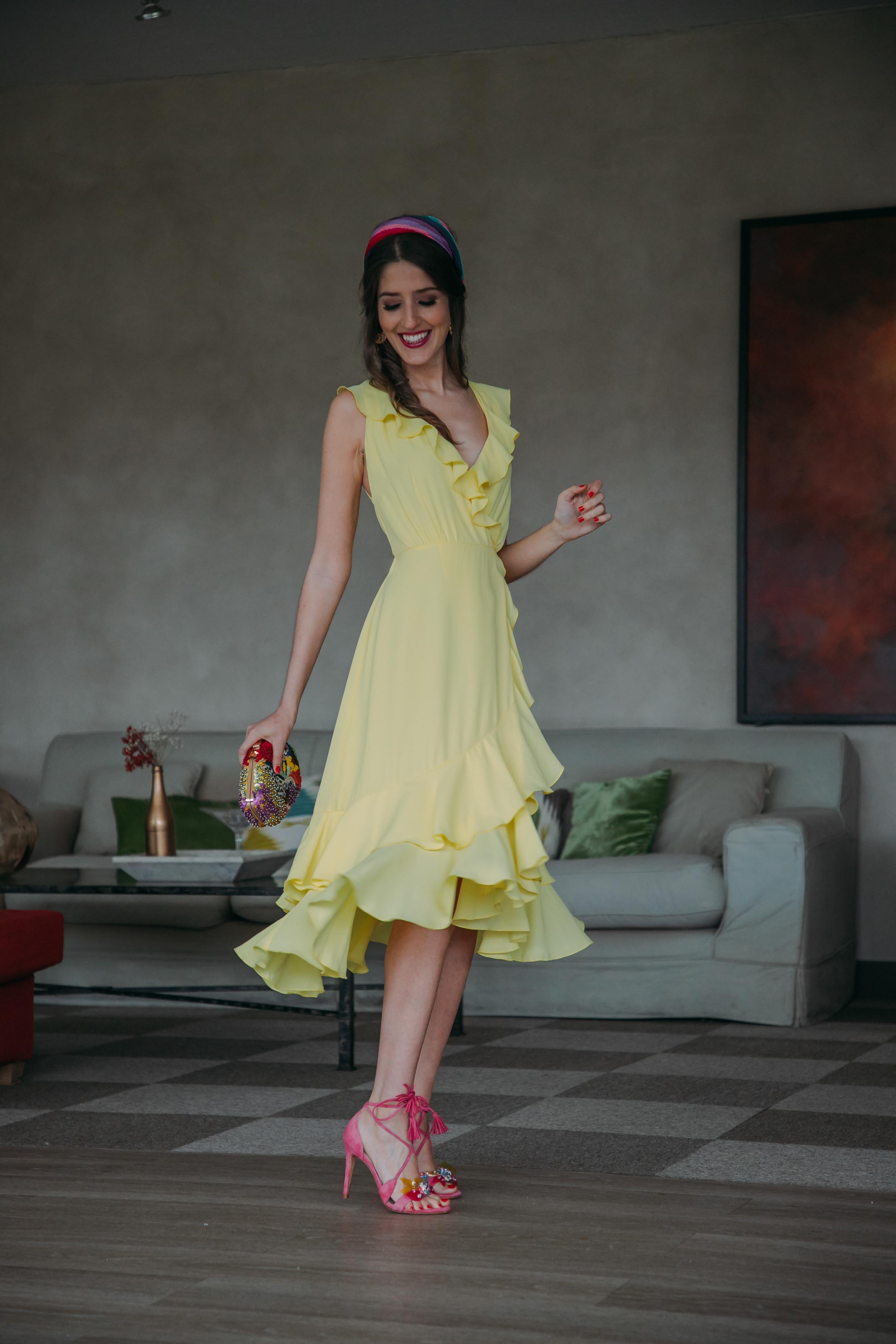 Look invitada boda 2019 vestido amarillo