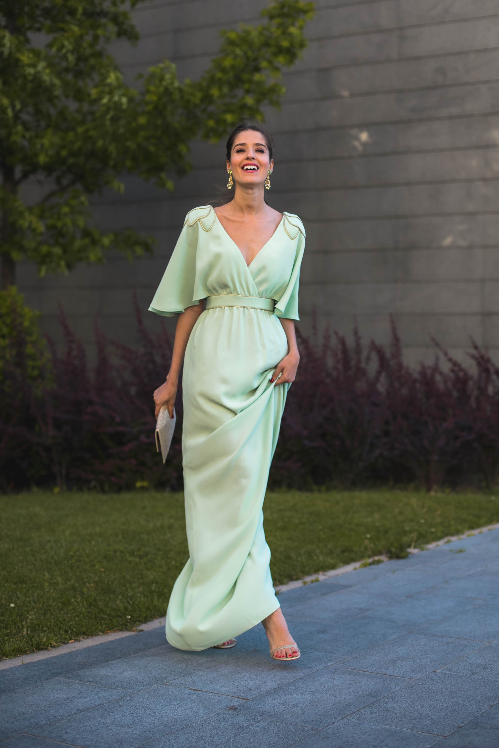 Look invitada de noche: el vestido verde menta | Invitada Perfecta