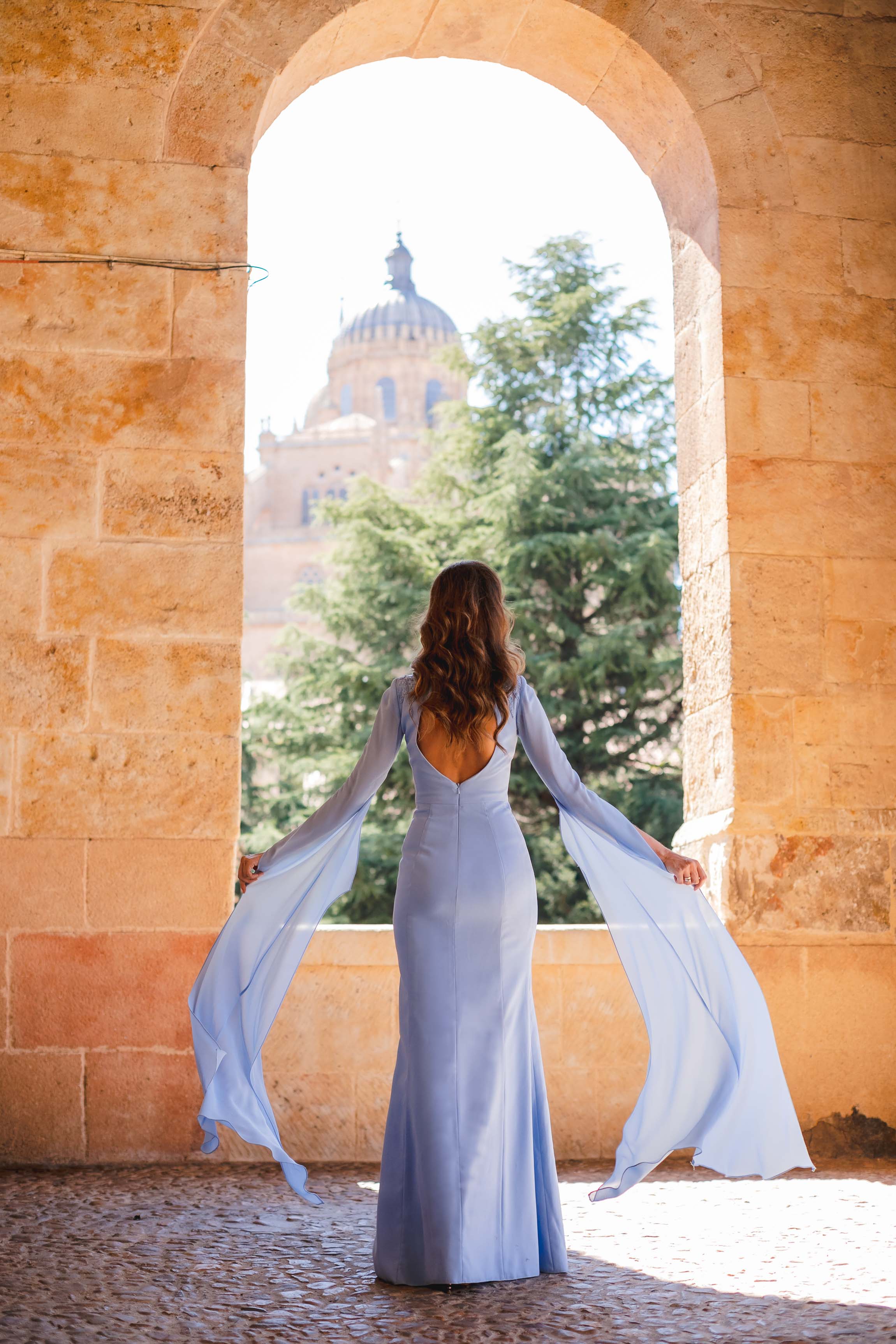 vestido azul mangas medieval