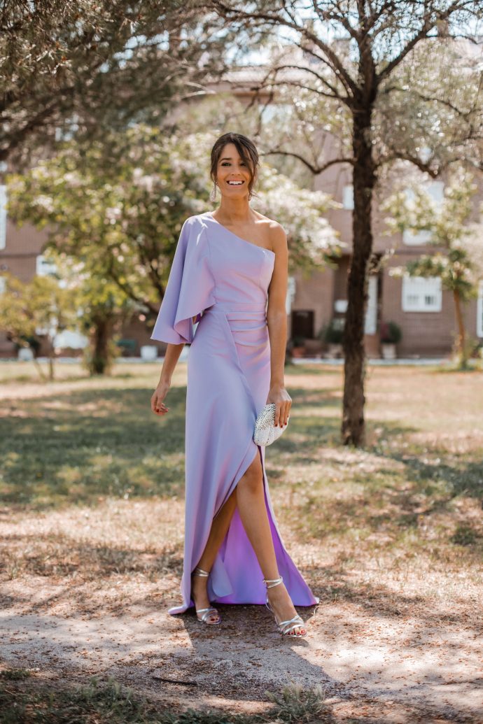 Look invitada de noche elegante lila Invitada Perfecta Look invitada de noche elegante lila Invitada Perfecta