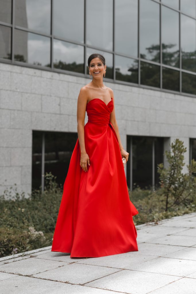 Vestido rojo largo invitada perfecta