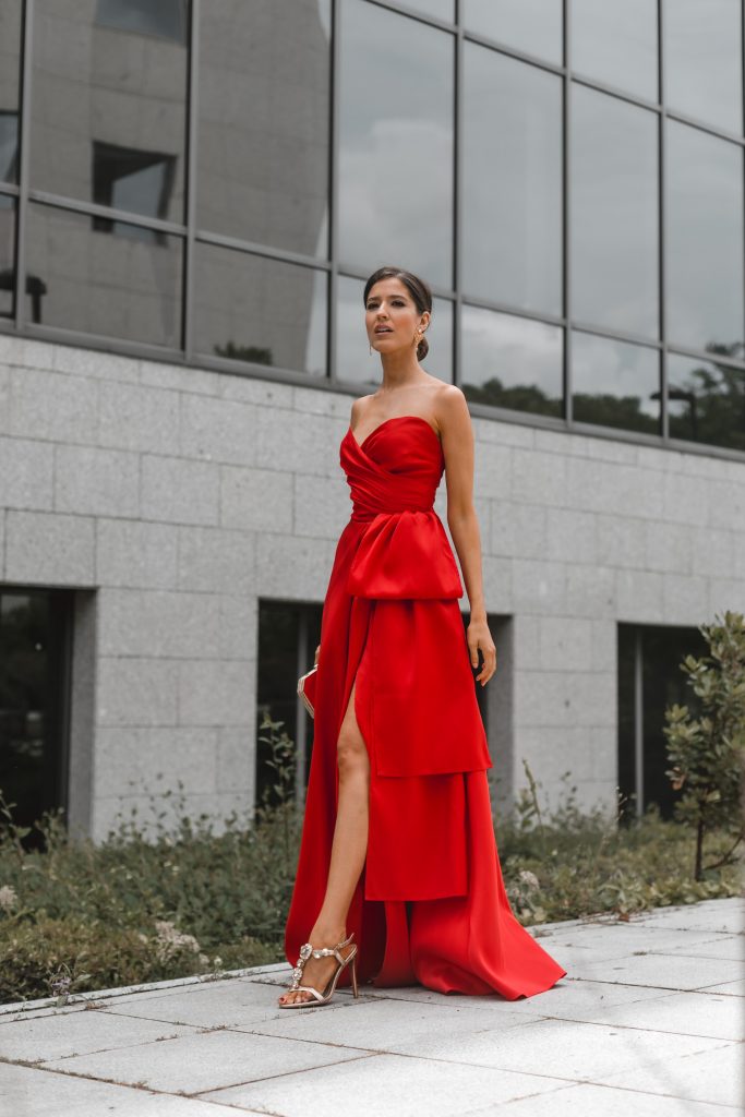 Vestido rojo largo invitada perfecta