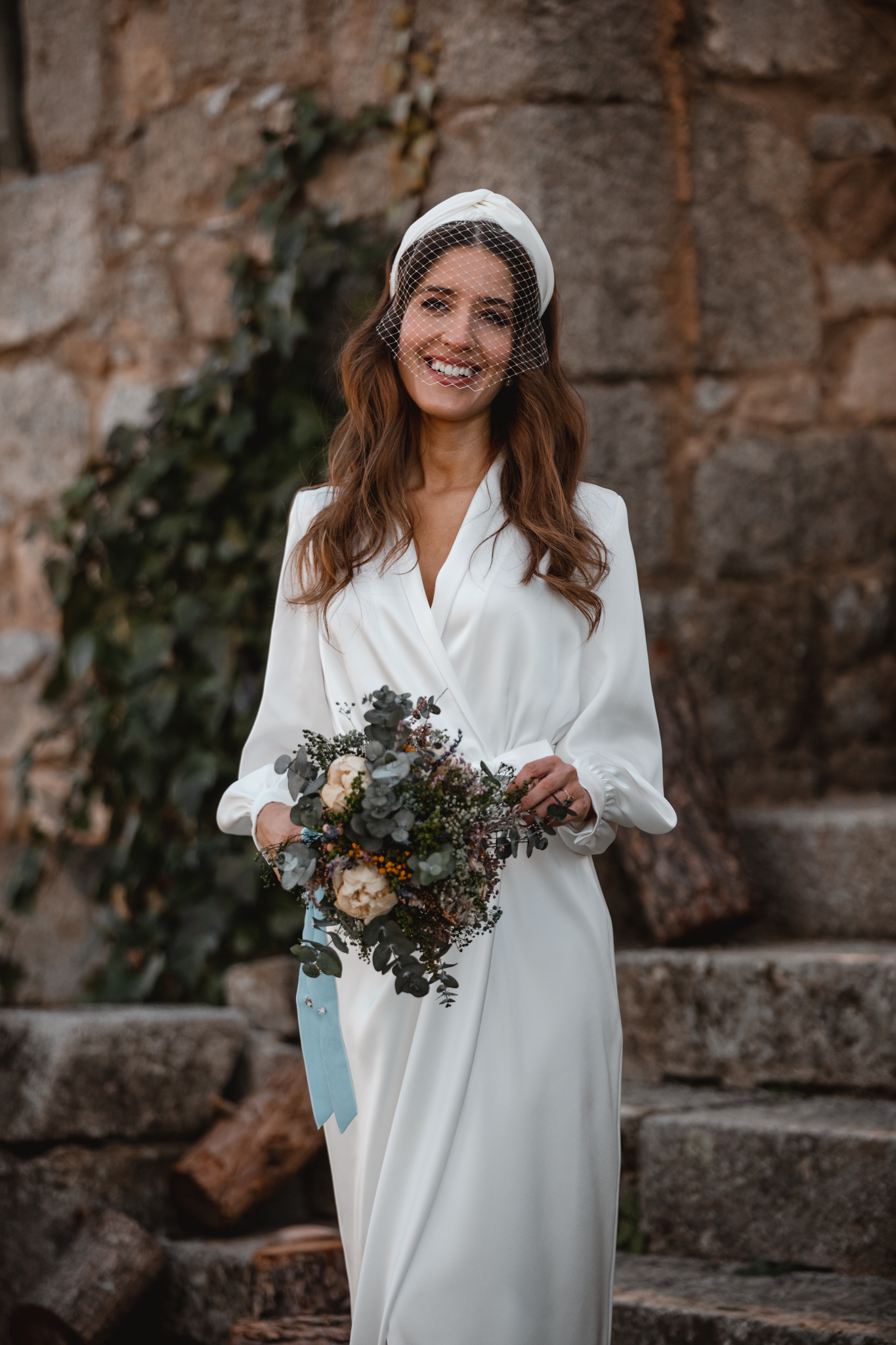 Vestido blanco midi para bautizo o boda civil