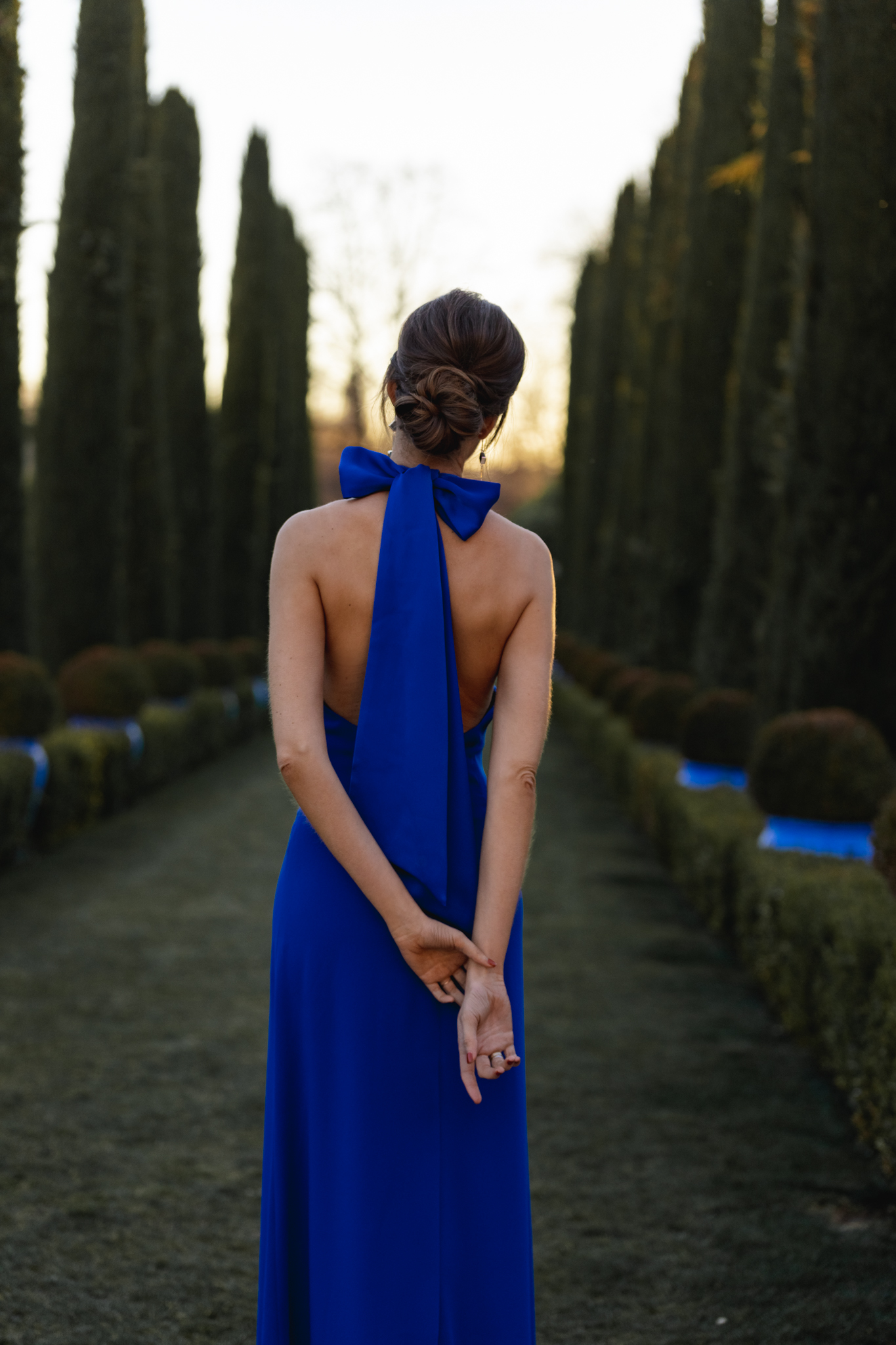 invitada perfecta vestido largo azul lazo
