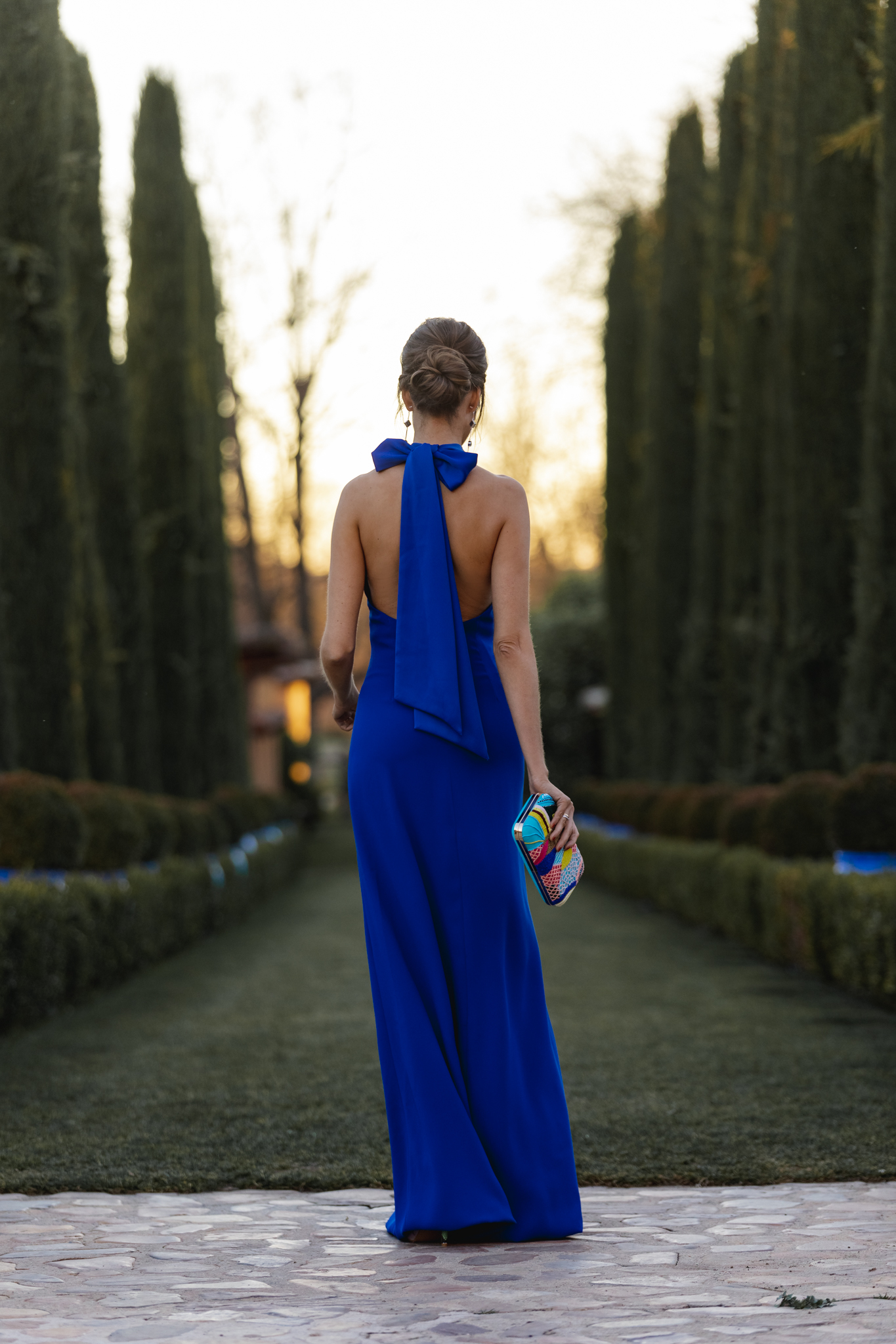 invitada perfecta vestido largo azul lazo