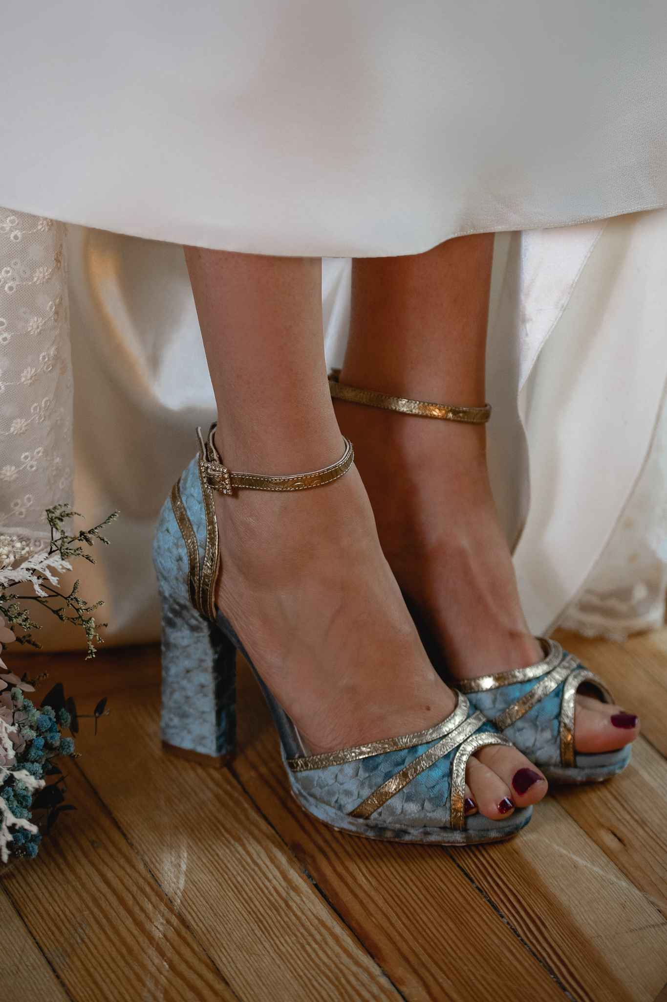 sandalias azules novia