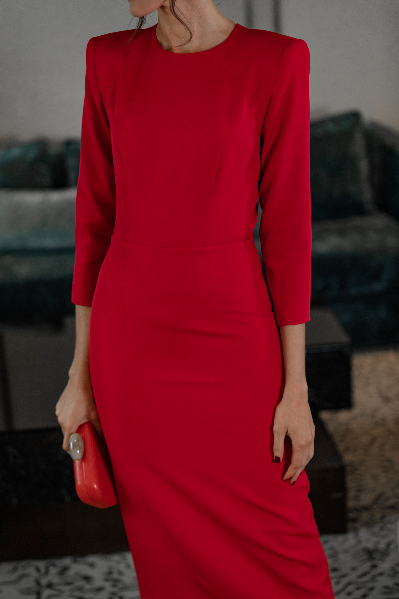 Look invitada vestido midi rojo