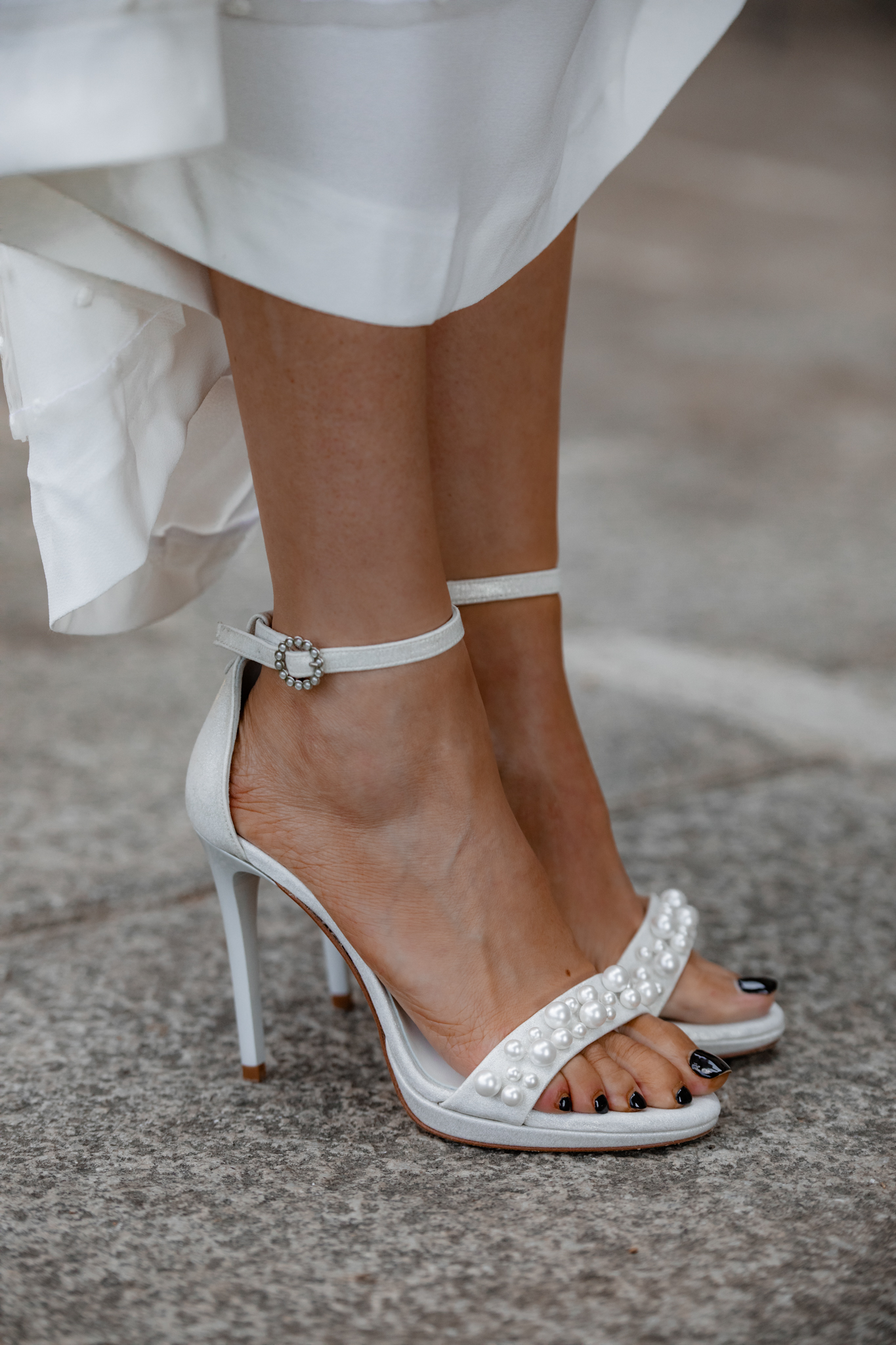 sandalias blancas perlas novia