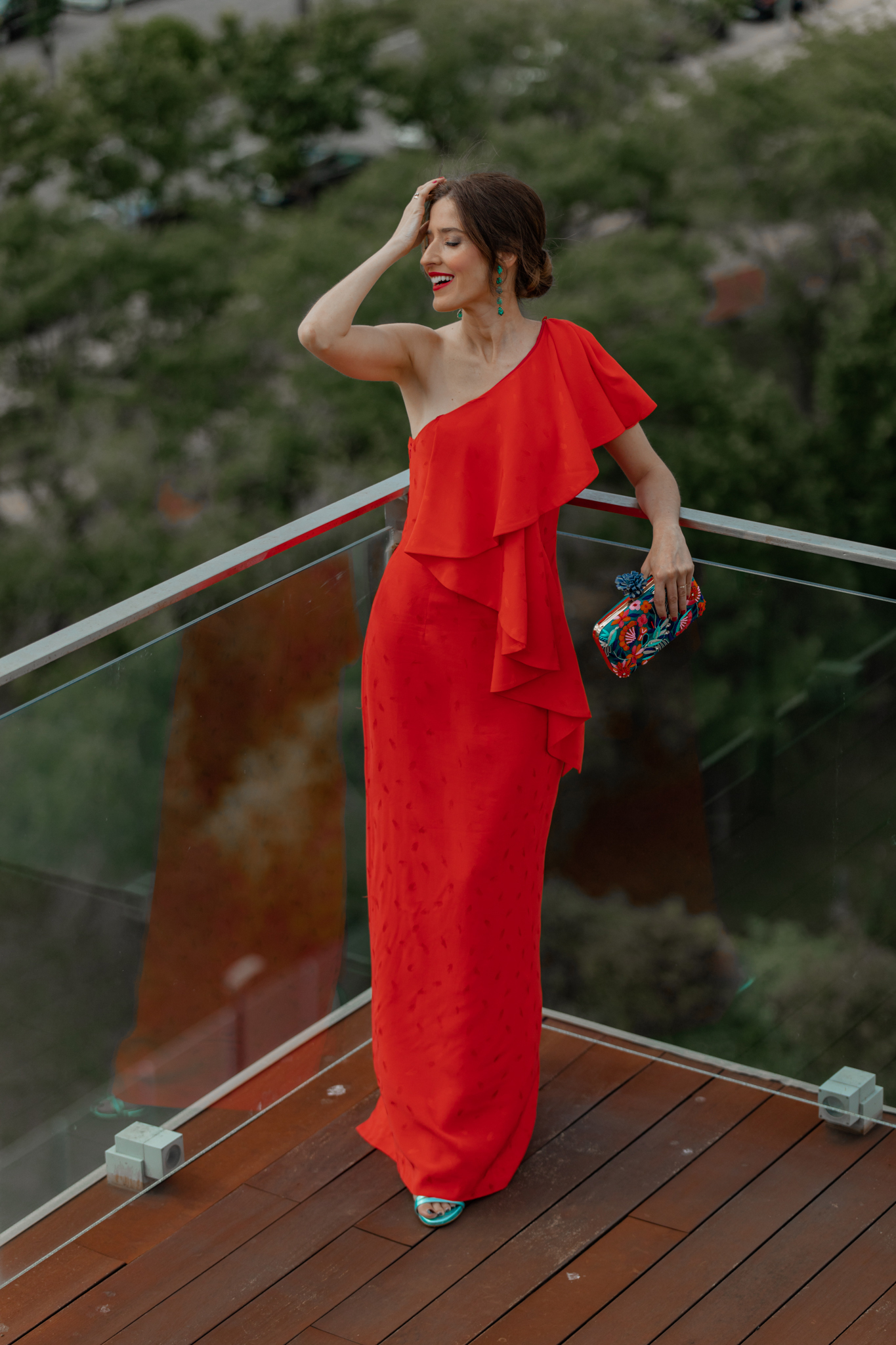 vestido largo rojo volante invitada boda