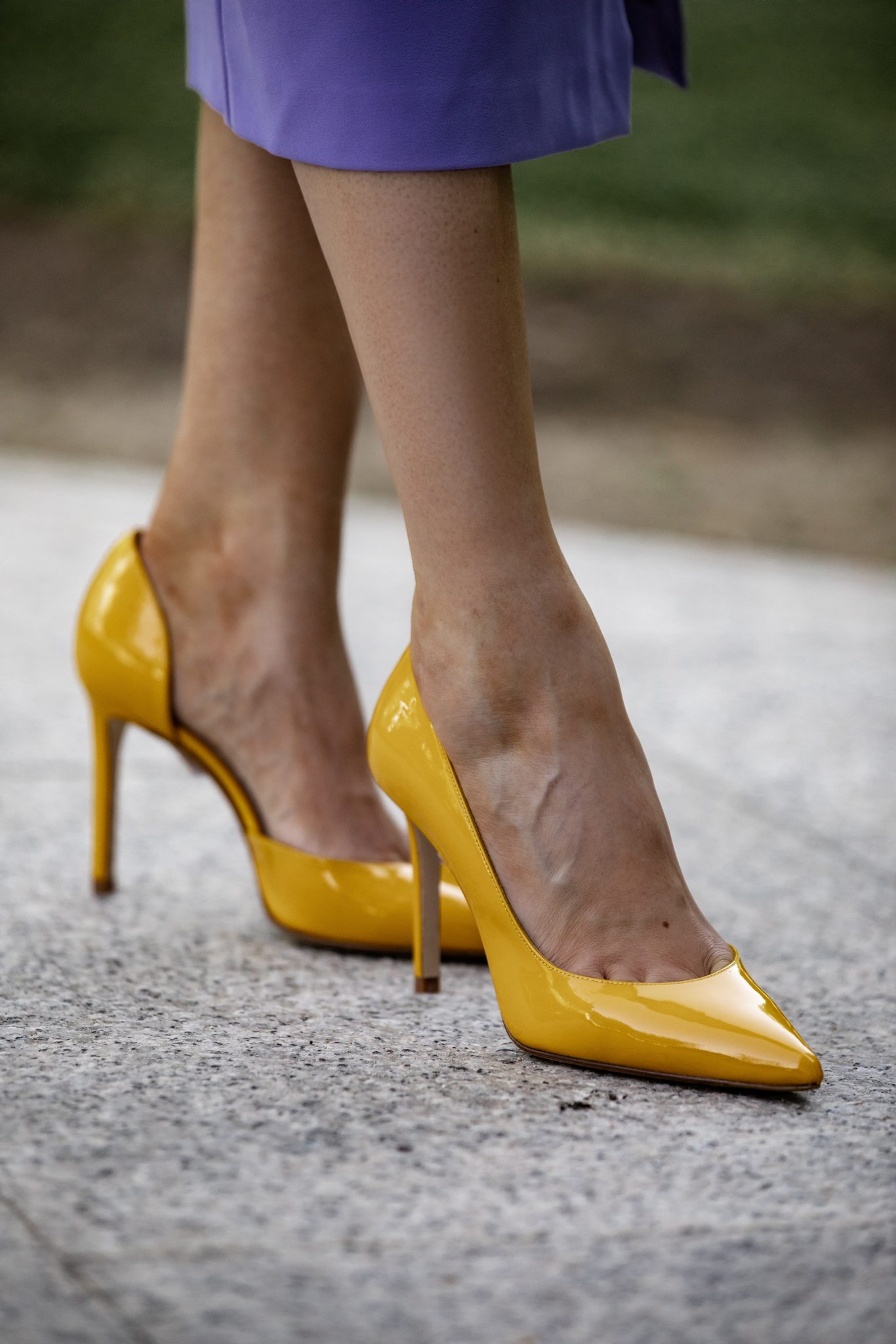 zapatos amarillos invitada boda