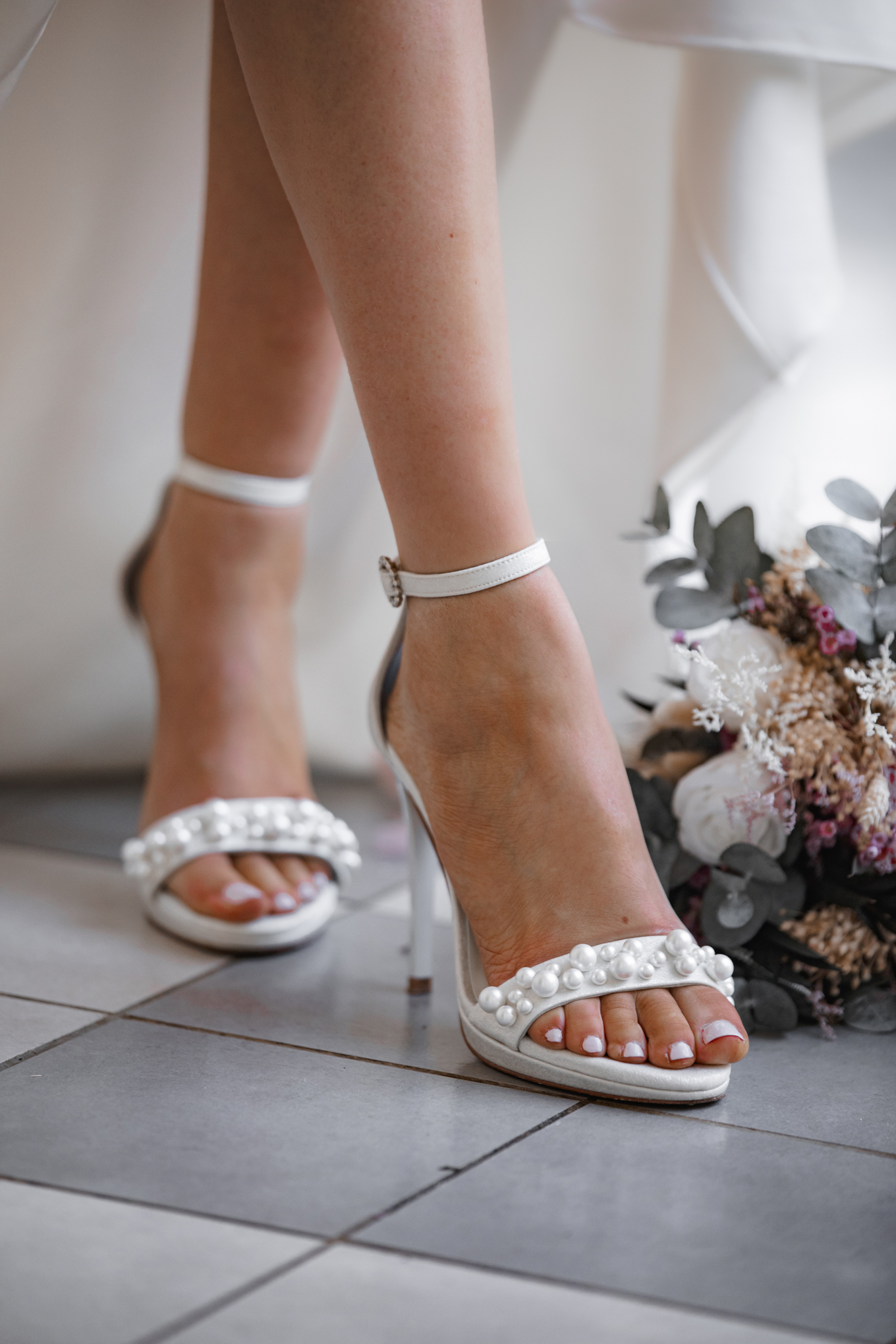 sandalias personalizadas blancas novia perlas