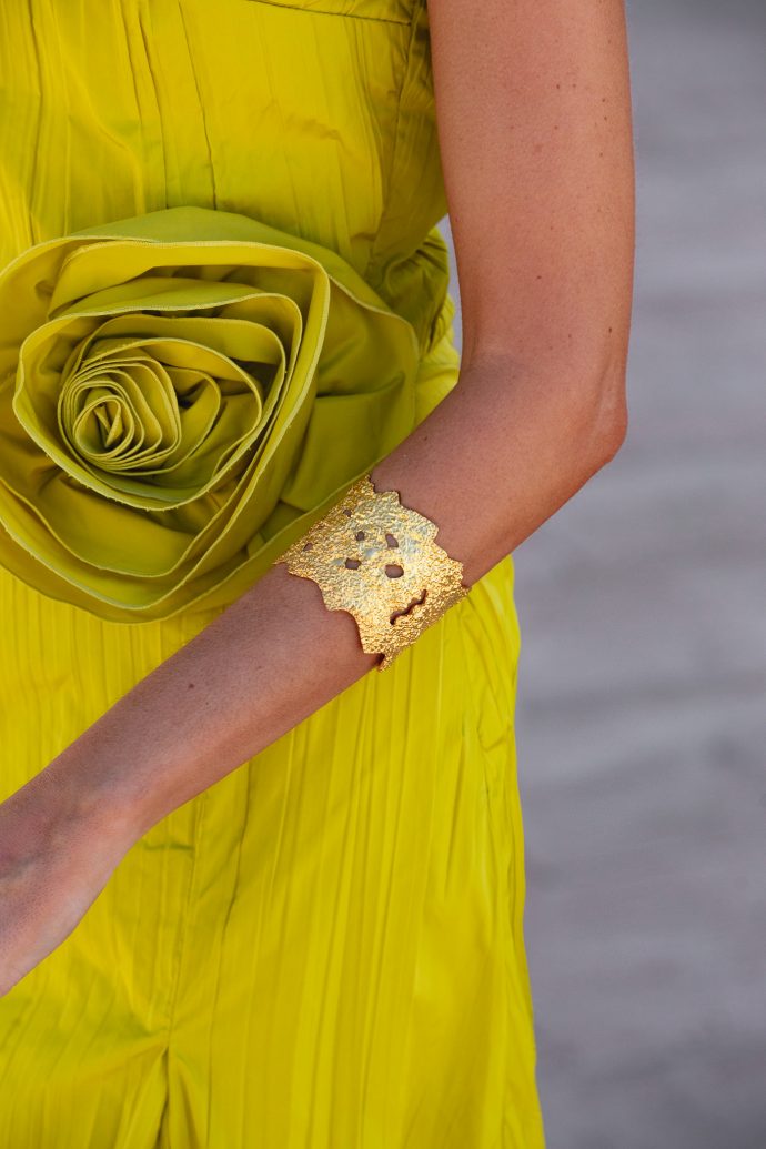 Vestidos de chiffon con un hombro de flor y bolsillo Verde Lima