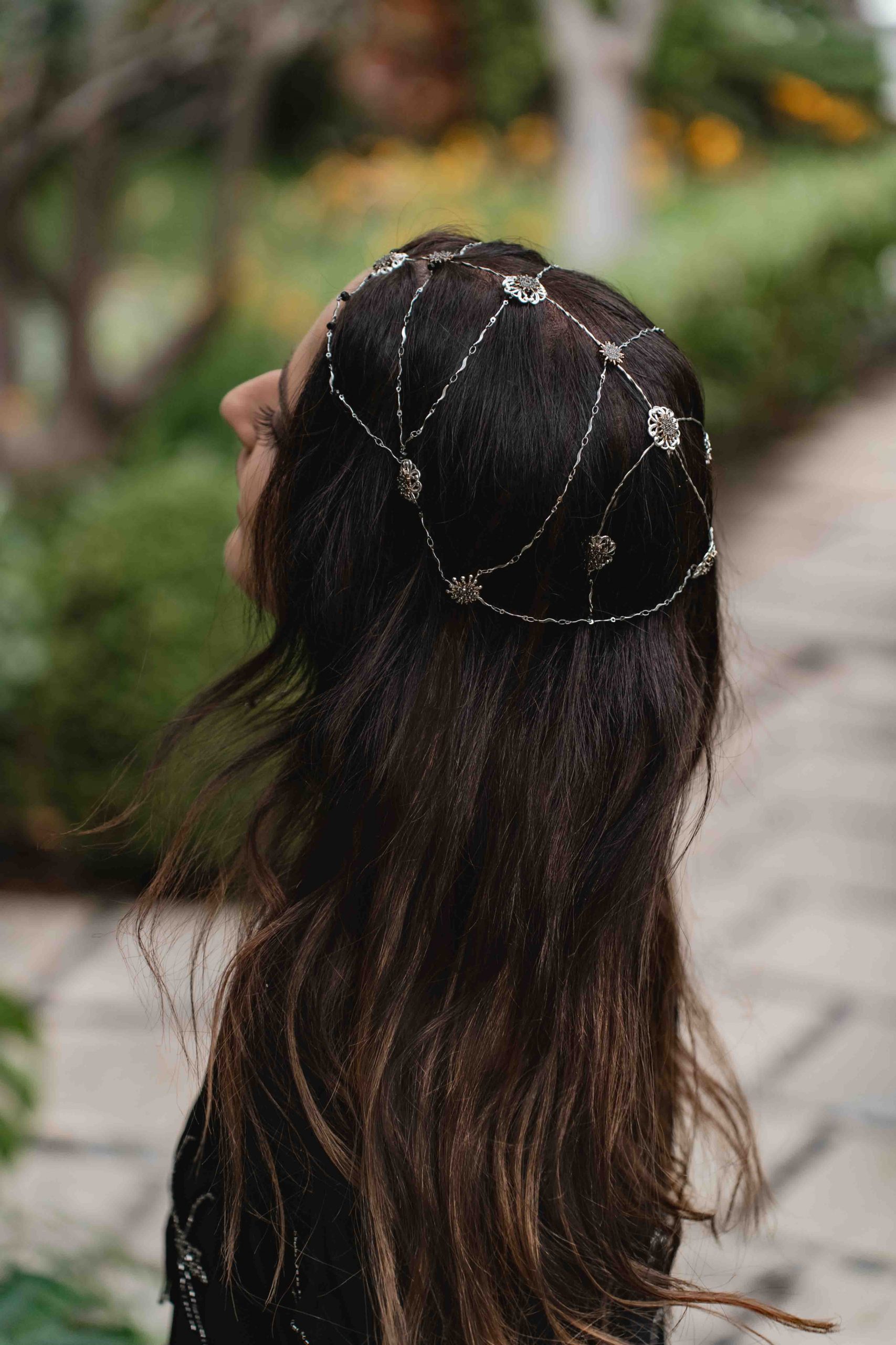 Casquete personalizado plata para invitadas de boda