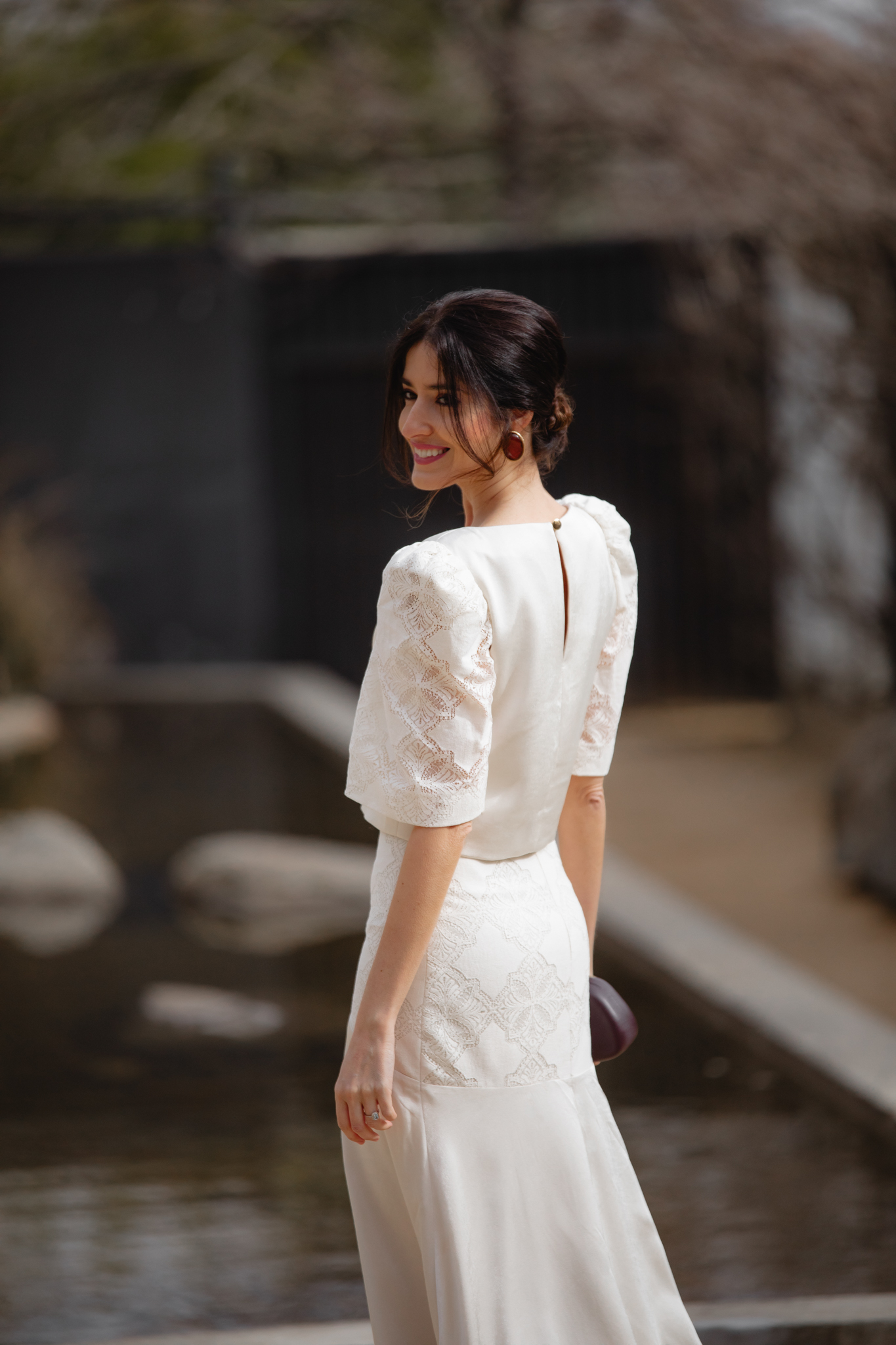 Blusa con manga guipur para mamá de comunión o bautizo