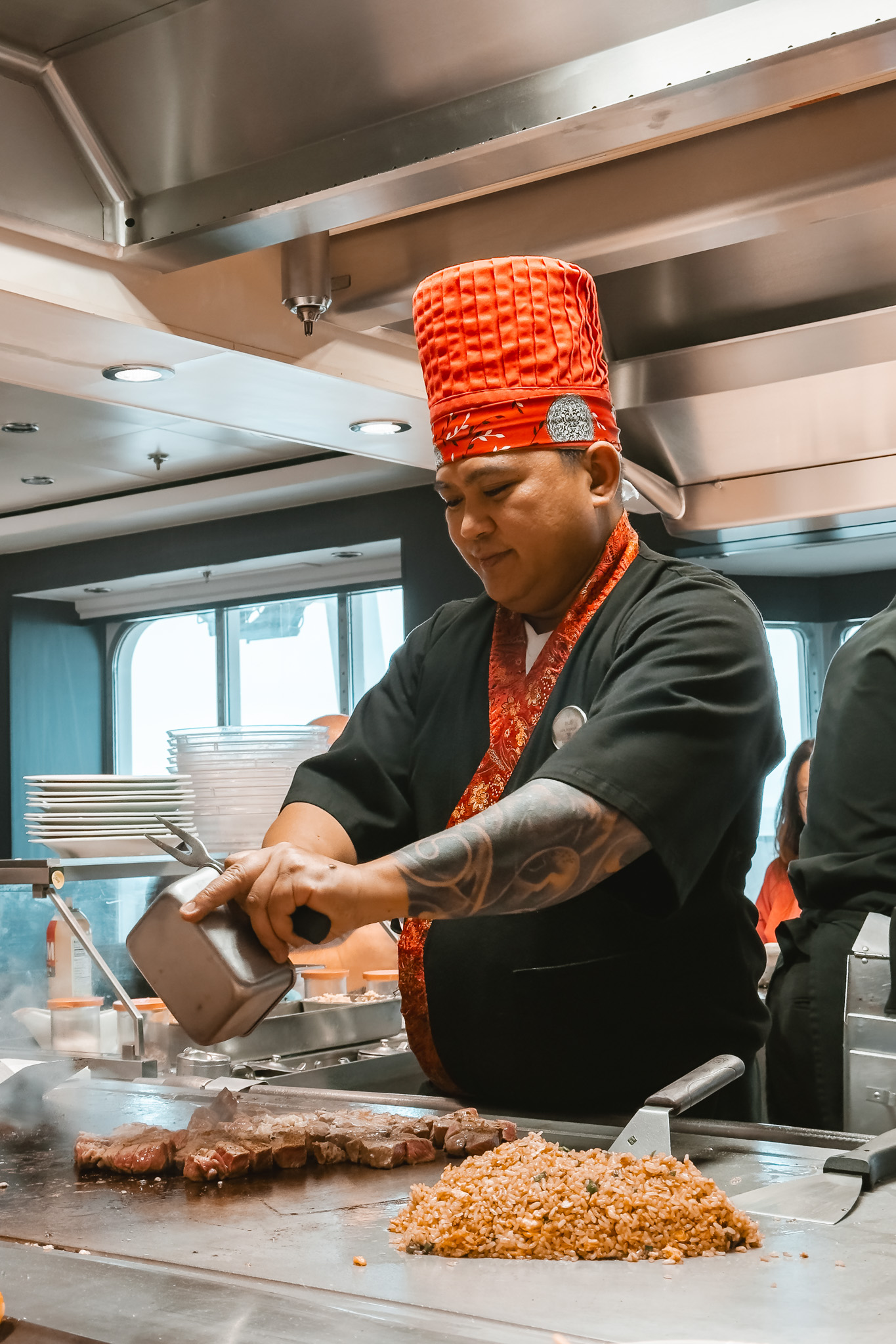 Chef preparando teppanyaki a bordo del Norwegian Star
